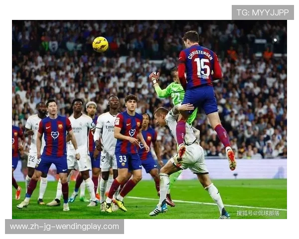 足球比赛中的球员进攻与防守平衡